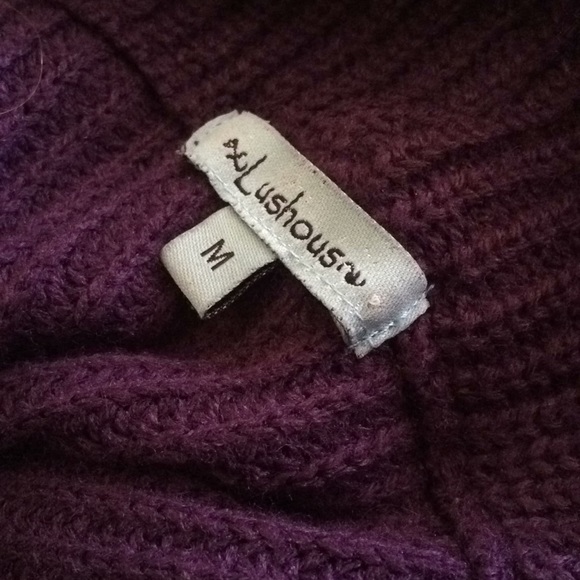 Sweater - Picture 5 of 5